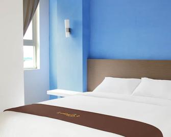 Luxpoint Hotel Surabaya - Surabaya - Bedroom