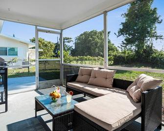 2 bedroom 2 bathroom apartment in Cape Coral yacht club area - Cape Coral - Patio
