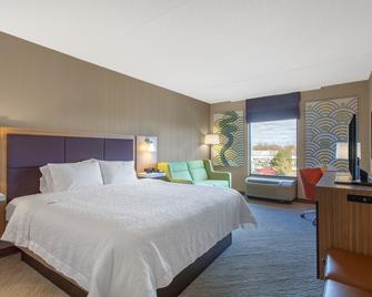 Hampton Inn & Suites Albany-Airport - Latham - Bedroom