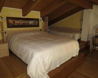 La Baita D'Oro Ristorante Residence - Monteduro - Спальня