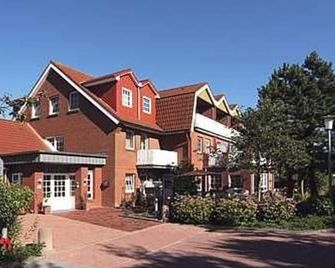 Hotel-Pension Stoertebeker - Bensersiel - Gebouw