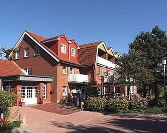 Hotel-Pension Stoertebeker - Bensersiel - Building