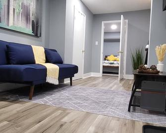 Convinient location, Remodel Apartment - Ogden - Living room