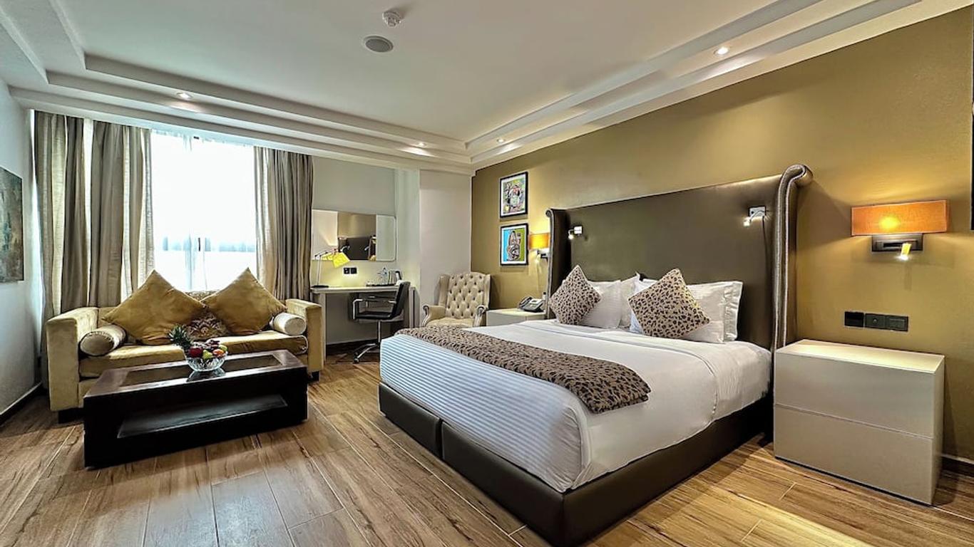 Victoria Crown Plaza Hotel
