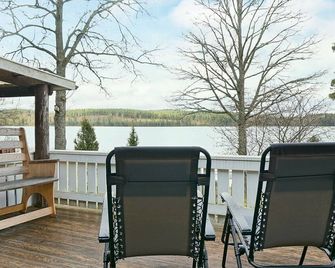 4 Person Holiday Home In Vetlanda - Vetlanda - Balkon