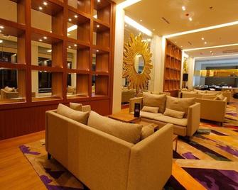 Royal Asnof Hotel Pekanbaru - Pekanbaru - Lounge