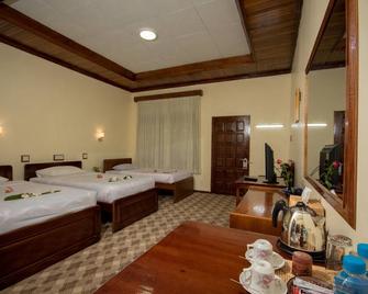 Ruby True Hotel - Bagan - Schlafzimmer