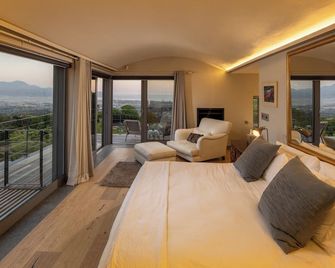 Spanish Farm Guest Lodge - Somerset West