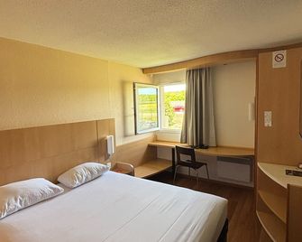 ibis Avallon - Magny