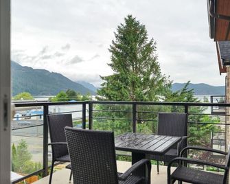 Harrison 3BR Pet friendly Unit - Hope - Balkon
