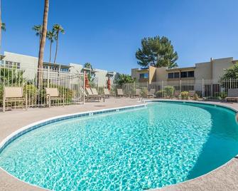 So Fresh & So Clean! Old Town Scottsdale Condo near Camelback Mountain - Scottsdale - Pool