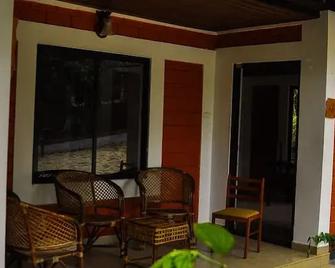 Spezia Natural Resort - Thekkady - Hàng hiên