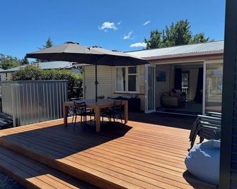 Cosy 1960's Kiwi Holiday House - Omarama - Patio