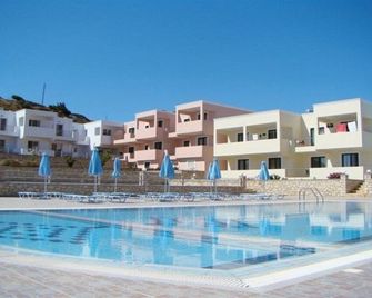 Diakonis - Κάρπαθος - Πισίνα