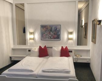 Hotel Wilder Mann - Steinach am Brenner - Спальня