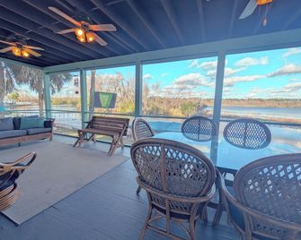 Million Dollar View, Close to Everything, Waterfront with kayaks - Hanahan - Balcony