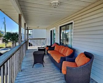 Zion East - Topsail Beach - Balcony