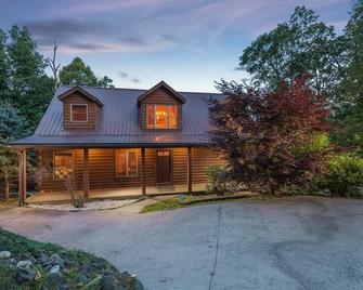 Heavenly Mtn Views, Hot Tub+fire Pit+grill, Fireplace, Wifi, Hike, Close To Brp! - Spruce Pine - Building