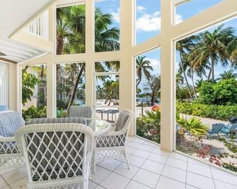 Island House #12 at Rum Point - North Side - Patio