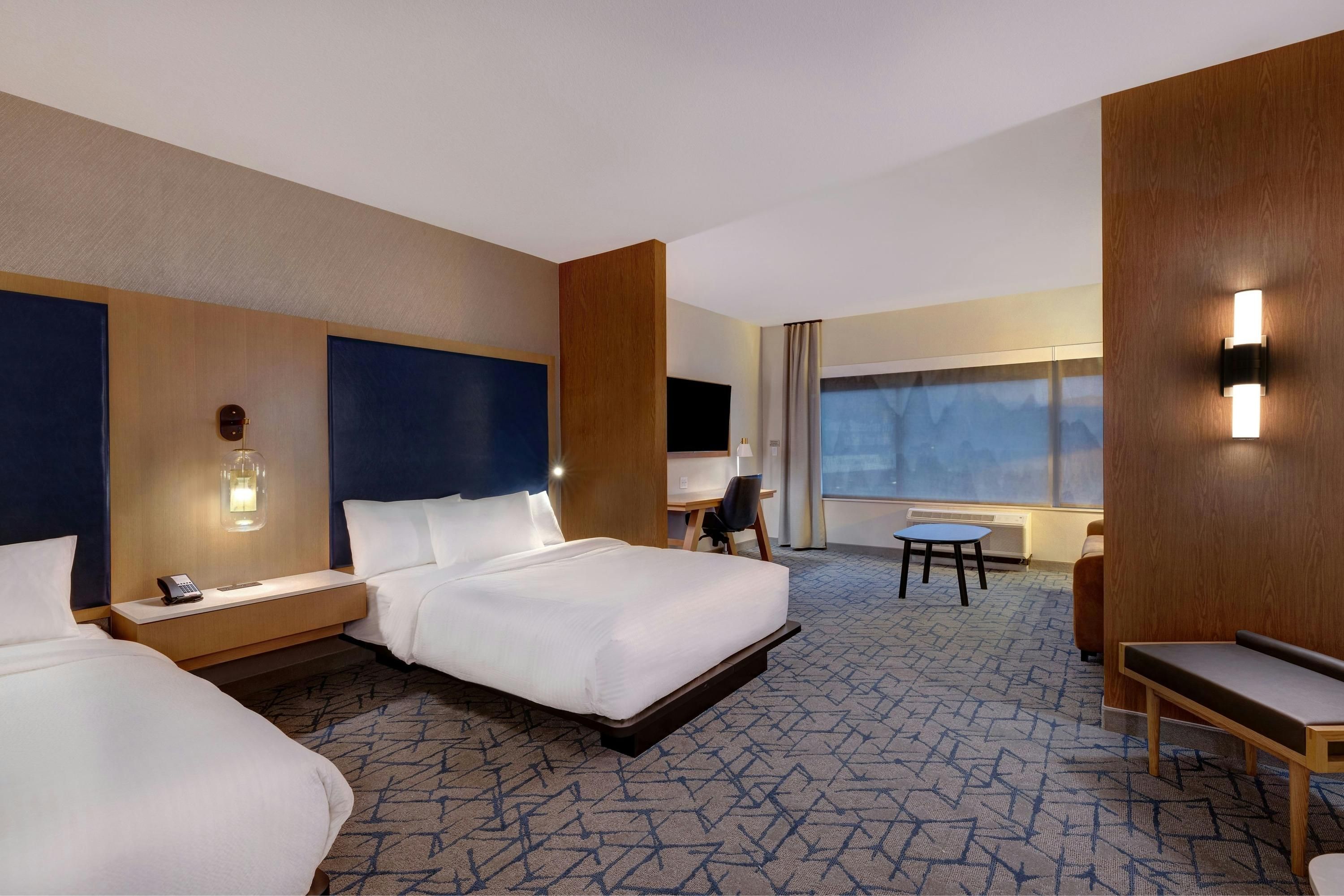 Fairfield by Marriott Inn & Suites Minneapolis Downtown thumbnail 3
