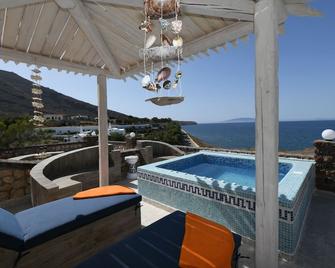 Starlight Luxury Seaside Villa & Suites - Imerovigli - Pool