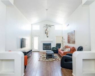 Beautiful Home In Continental Ranch - Tucson - Sala de estar