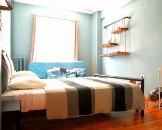 Comfortable Modern Entire House near the center of Athens-Blue Serenity - Atenes - Habitació