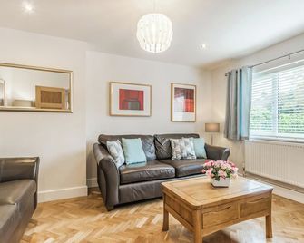 Beautiful house refurbished in 2022 to a very high standard. - Whitstable - Living room