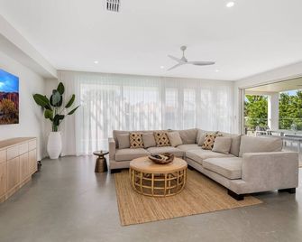 47 Theresa Street Golden Beach - Golden Beach - Living room