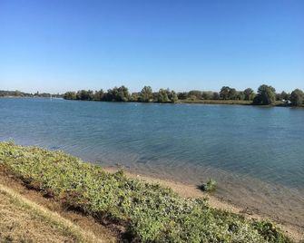 Camping de Tournus - Drole de Cabane - Tournus - Outdoors view