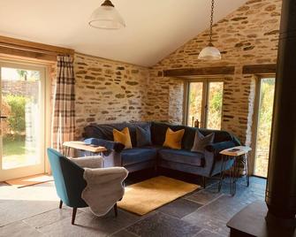 Detached Barn in Tamar Valley, EV charging included - Yelverton - Living room
