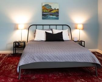 Clean & Serene Studio - easy on/off interstate - Memphis - Bedroom