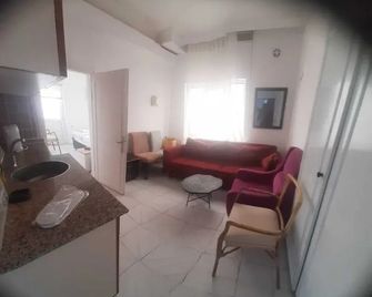 Kibar Apart Pansiyon - Kusadasi - Huiskamer