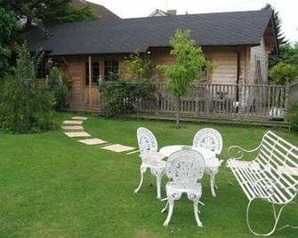Hillside Self Catering - Salisbury - Patio