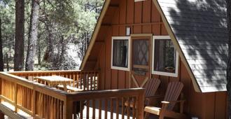 Arizona Mountain Inn and Cabins - פלגסטאף - מרפסת