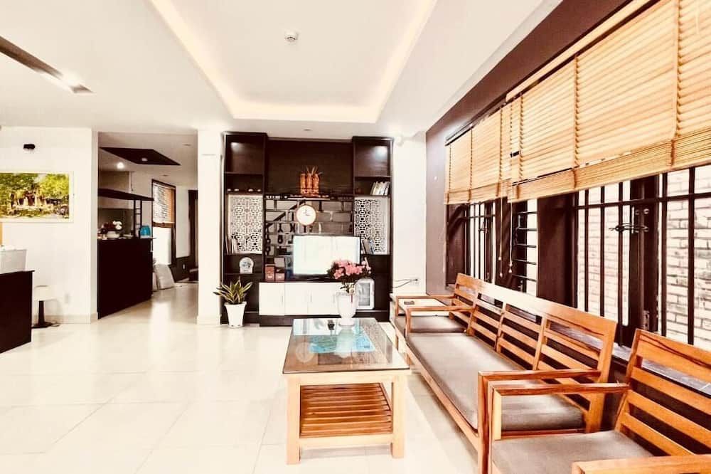 Pearl Beach Homestay - הוי אן - לובי
