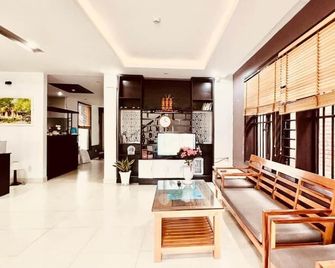 Pearl Beach Homestay - הוי אן - לובי