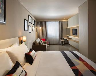 Yellow Star Gejayan Hotel - Yogyakarta - Habitación