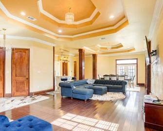 Charming 4-bedroom bungalow with WiFi and AC in vibrant New Orleans - Nueva Orleans