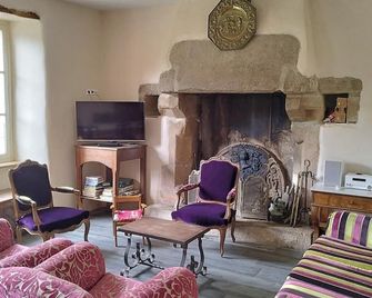 Comfortable character cottage 2 km from the sea - Plestin-les-Grèves - Salon