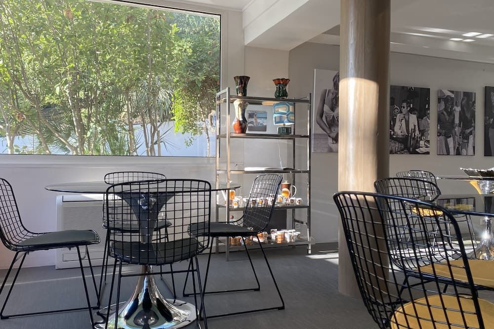 باميلا أوتل كاسيس