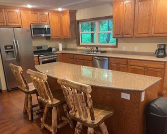 Beautiful 3 bedroom 2 bath home with 2,884 sq ft of living space - Mc Gregor - Cocina