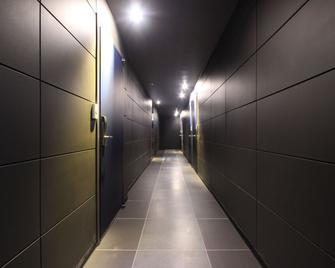 The May Hotel - Busan - Hallway