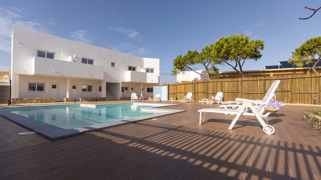 Sagres Sun Stay - Surf Camp & Hostel