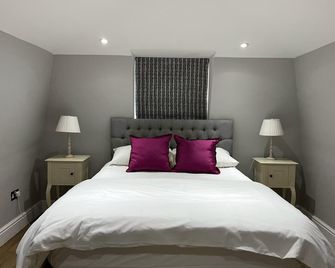 London-Apartment-Sleeps2-Privateentrance - London - Bedroom