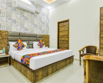 Hotel Rd - Panchkula - Slaapkamer