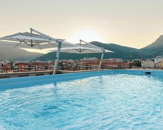 Hotel Diplomat by Aycon - Budva - Pool