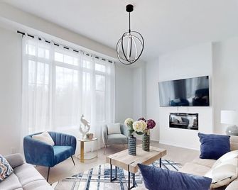 4 Beds New paradise, wasaga beach - Wasaga Beach - Living room