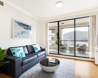 1 bdrm Surry Hills - Super central location -1012 ELZ - Sydney - Stue