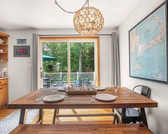 Central AC Close to Nauset Beach - Orleans - Dining room